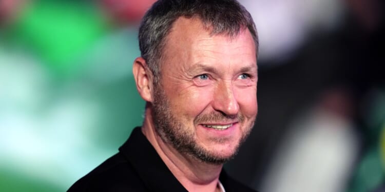 Sky Sports legend Wayne Mardle, 52, confirms date for switch to ITV darts coverage