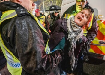 Police arrested 86 people for 'breaching prison grounds' while protesting in support of hunger strike