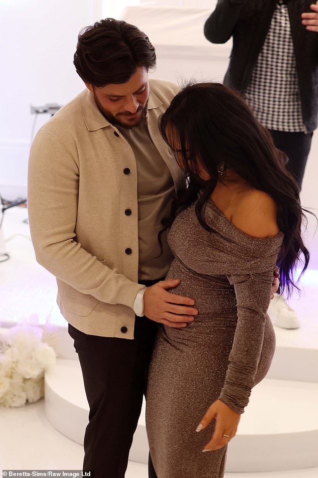 Meanwhile, Jordan looked effortlessly handsome in a beige, buttoned-up jumper and black trousers