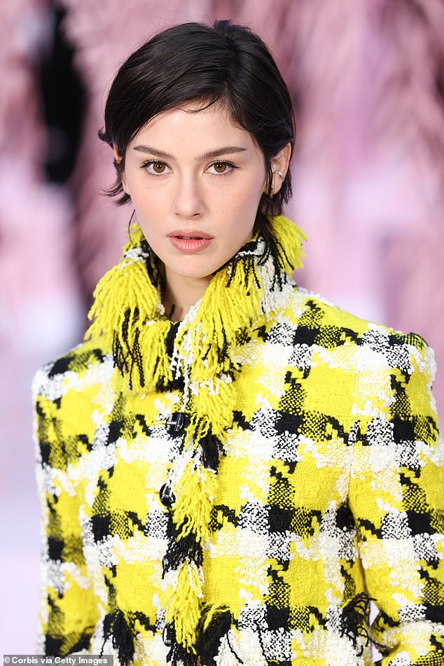 She was showing off her chic cropped hairstyle