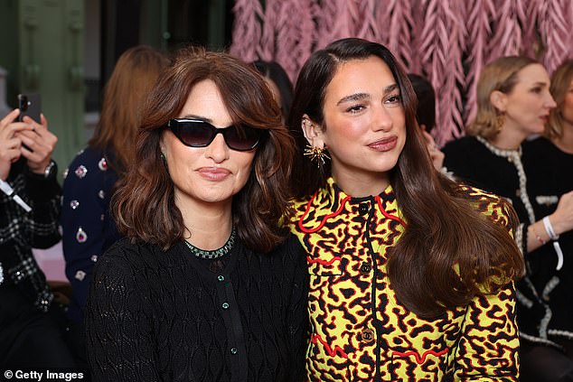 Penelope added dark shades to her look