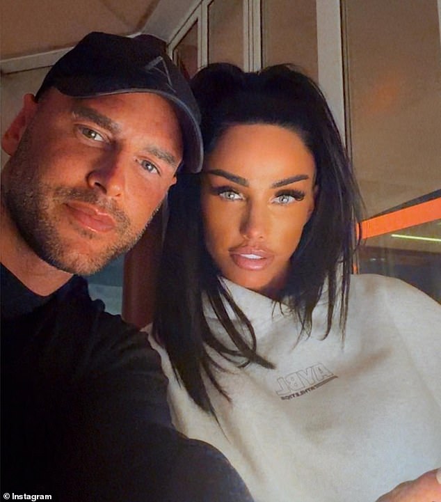 The celebrant who conducted the 'symbolic ceremony', told the Daily Mail: 'I'm a showman, you have to go to court to have it legalised.'