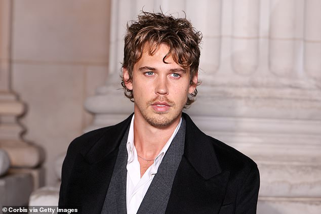 The actor posed for the camera