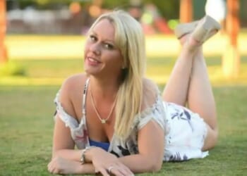 Mum dies days after daughter stillborn because 'doctors were late to give her MRI that could have saved them both'