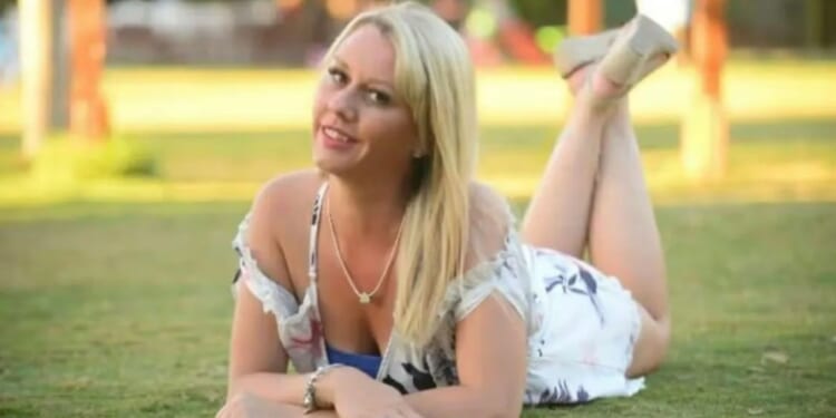 Mum dies days after daughter stillborn because 'doctors were late to give her MRI that could have saved them both'