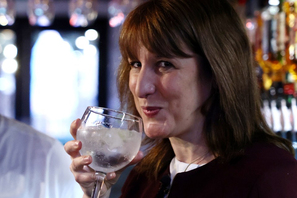 Chancellor Rachel Reeves drinking a gin and tonic at a pub.
