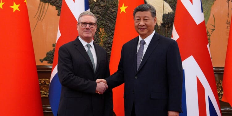 'Twists & turns' between UK & China don't serve our interests, Xi tells Keir