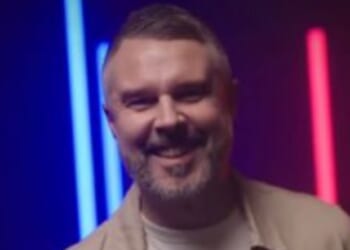 Who is ITV darts presenter Pete Graves?