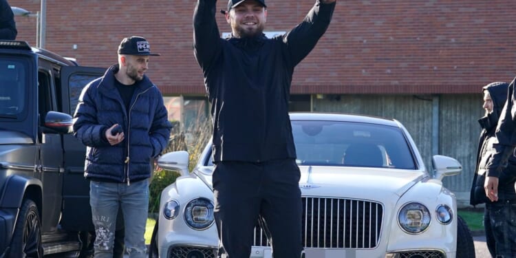 Staggering 50,000 prisoners have been released early by Labour as jail numbers spiral, new figures reveal