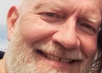 Cops hunt for man in murder probe after woman found with stab wounds in park