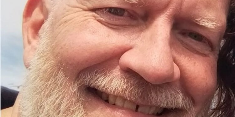 Cops hunt for man in murder probe after woman found with stab wounds in park