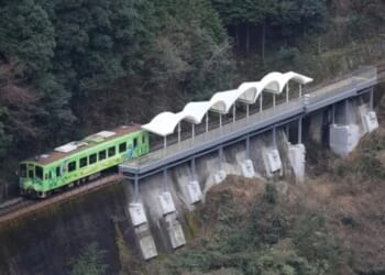 The world's loneliest train station that has no entrance or exit