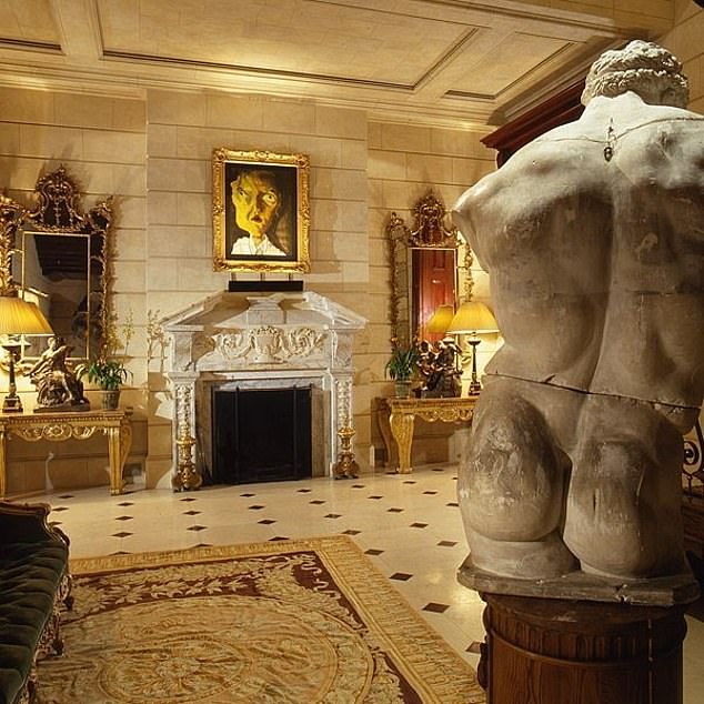 A distinctive diamond-patterned tiling can be seen in images previously published of the house