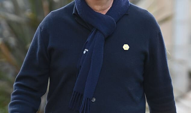 Andy Burnham confirms he IS standing for Parliament : Keir Starmer faces civil war in the Labour party as he considers whether to block mayor's bid to rejoin Commons