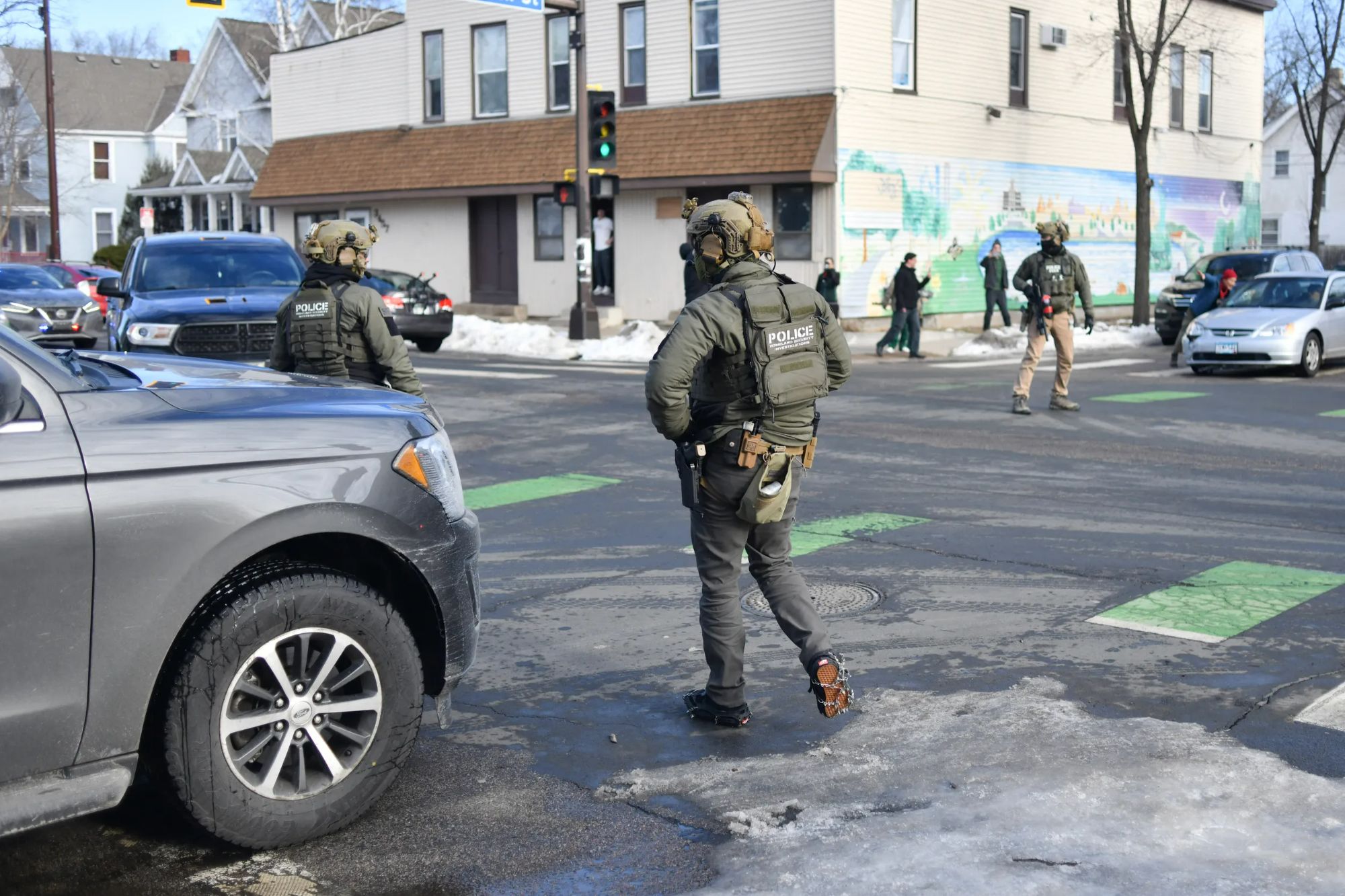 An image collage containing 1 images, Image 1 shows US-IMMIGRATION-ICE-SHOOTING