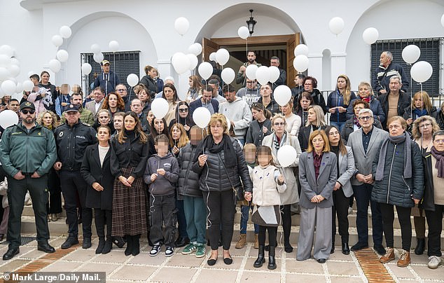 Ms Hart's children, her 11-year-old son and twin seven-year-old girls, were joined by their grandmother Sue and Victoria's sister Jessica Cussen, who thanked the 250-strong crowd for coming to the minute's silence