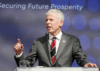 Energy Secretary: U.S. to Oversee Venezuelan Oil Sales ‘Indefinitely’