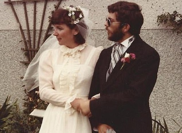 Kenner Elias Jones married Donna Lee Mackenzie in 1982 and they moved to Buckinghamshire
