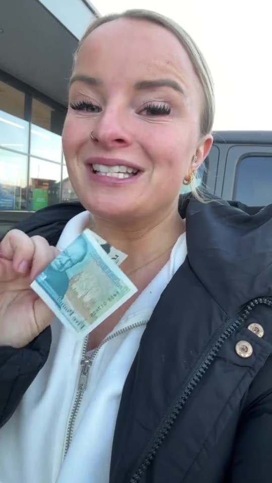 NINTCHDBPICT001052419838