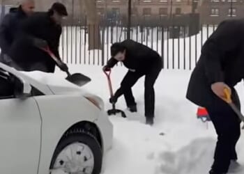 New York City Mayor Zohran Mamdani helped shovel snow in Brooklyn during the snowstorm on Sunday
