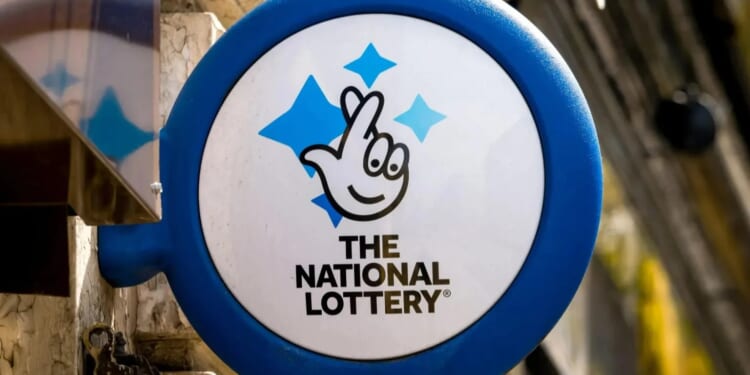 National Lottery app STILL down leaving hundreds of users unable to access results and enter draws