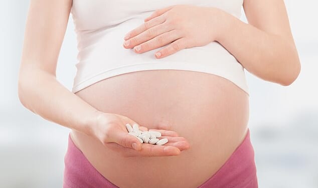 US health officials have hit back at the findings of a gold-standard review which found there is no significant link between paracetamol use during pregnancy and neurodevelopmental disorders like autism
