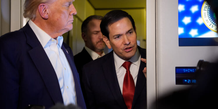 Poll: Americans Not Onboard With Trump on Venezuela