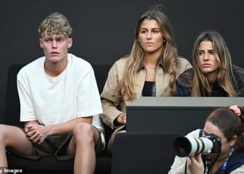 Cruz Hewitt chatted to Myla and Charlene Federer as they took in Jannik Sinner's match against Hugo Gaston at the Australian Open
