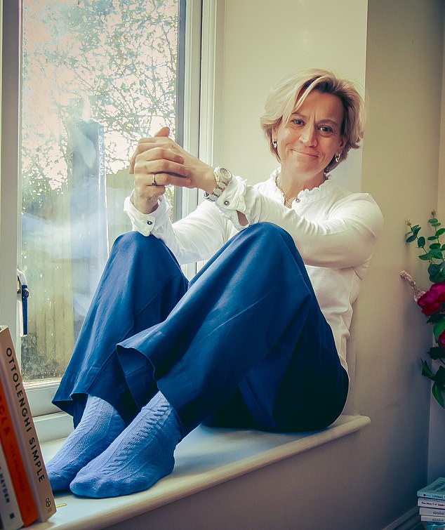 Anna Donaghey, alcohol mindset coach and author of What Are You Thirsty For?