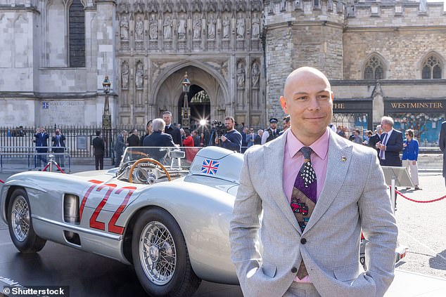 Elliott at a thanksgiving for his father at Westminster Abbey