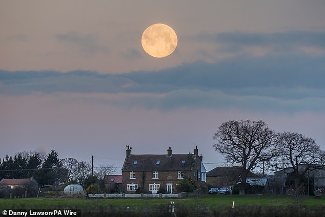 In North Yorkshire a pretty snap of the supermoon showed it rising over a farmhouse in the village of Stokesley