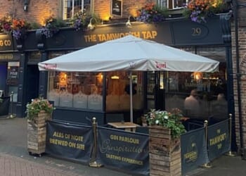 Located nearby the River Anker, the Tamworth Tap impressed with its community spirit, charity fundraising and scenic views