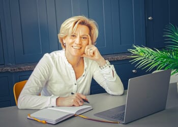 Anna Donaghey, alcohol mindset coach and the author of What Are You Thirsty For?