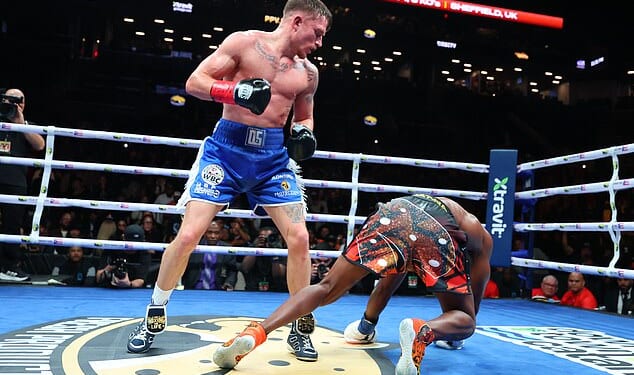 Dalton Smith sent Subriel Matias crashing to the canvas with a huge fifth-round right hook