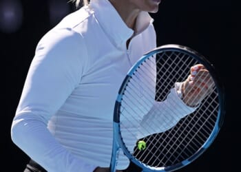 Fired-up tennis star Yulia Putintseva slammed the 'disrespectful' Australian Open crowd after beating Turkish qualifier Zeynep Sonmez on Friday