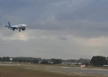 United Flight 2323 experienced a 'mechanical issue' while landing at Orlando International Airport on Sunday