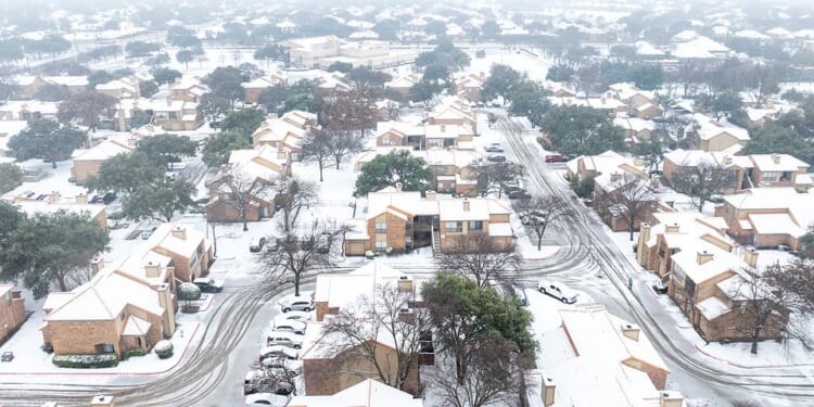 The 12 cities that will see 'catastrophic' damage by crippling US winter storm: Live updates