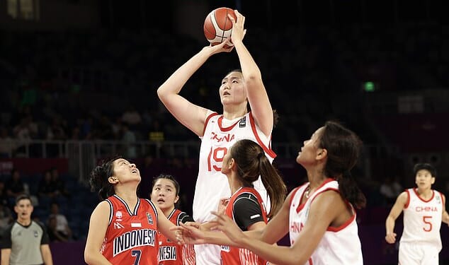 18-year-old star Zhang Ziyu has gone viral for dominating WNBA rivals in recent weeks
