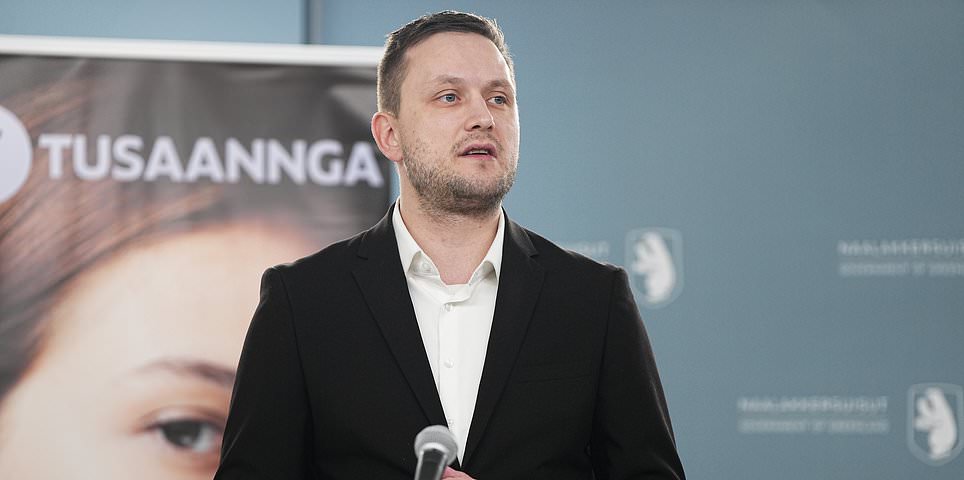 Trump reveals why he leaked world leaders' messages... as Greenland warns its people to prepare for possible invasion: Live updates