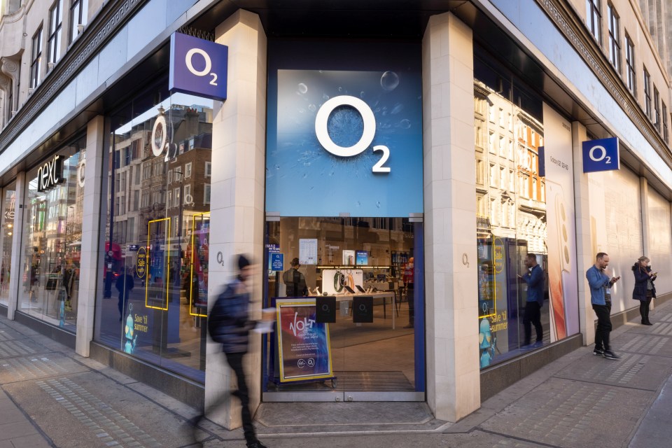 An O2 mobile phone store in London.