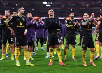 Manchester United find themselves in exactly the same position as when they won one of their most famous titles