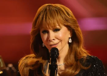 Reba McEntire, 70, performs at Grammys for the FIRST time ever as stunned fans ask ‘how is that possible?’