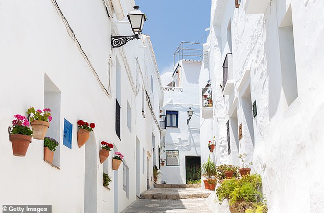 Considerations include whether you want to be on an urbanisation – paying annual community fees – or out in the campo (countryside)