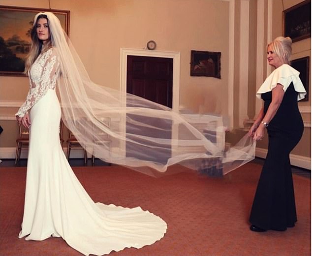 While the actress also described how she'd felt conflicted about keeping it secret, as she knew her mother wouldn't want it public as she was a 'glamorous' person