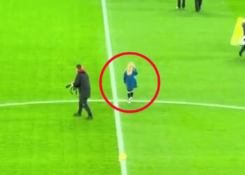 'Breaks my bloody heart' - Newcastle players slammed for 'abandoning young girl mascot' before Liverpool clash