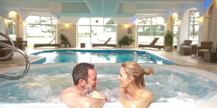 The fun Valentine's Day dates she'll actually WANT to go on