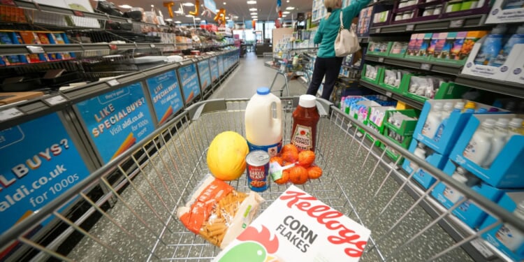 Households can apply for free £300 cash boost to spend at 9 supermarkets