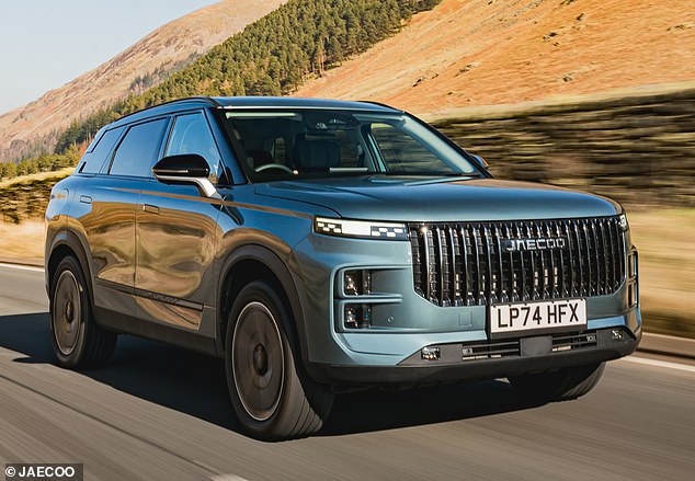 Thanks to its 'Super Hybrid System', the Jaecoo 7 SHS can eek out 745 miles of combined driving range from a full tank and battery