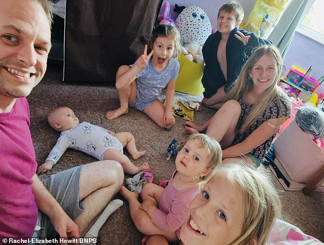 Melody (centre) pictured with parents Kevin (left) and Rachel (right) and her four siblings