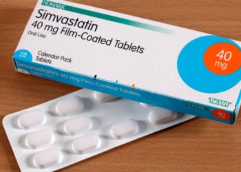 Cholesterol-busting statins 'should be taken by 15m MORE Brits' as side effect fears of 2p a day pills 'are unfounded'